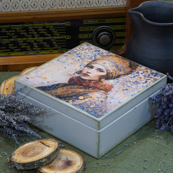 KWADRATOWA SKRZYNKA KOBIETA W TURBANIE