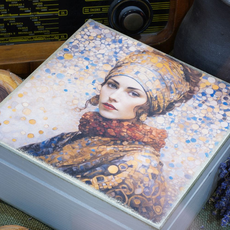 KWADRATOWA SKRZYNKA KOBIETA W TURBANIE