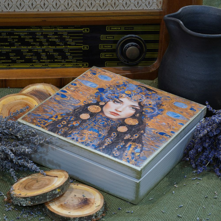 KWADRATOWA SKRZYNKA DOBRAWA